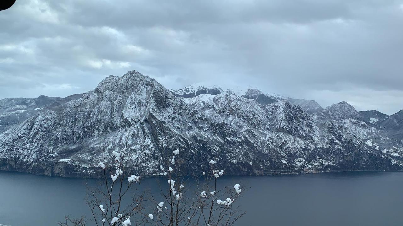 Cozy House On Iseo Lake Fonteno Exterior photo